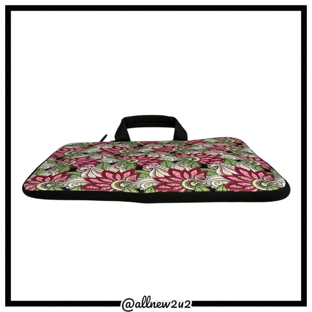 New Laptop and iPad Padded Carrier with interior pockets, zippered front pocket